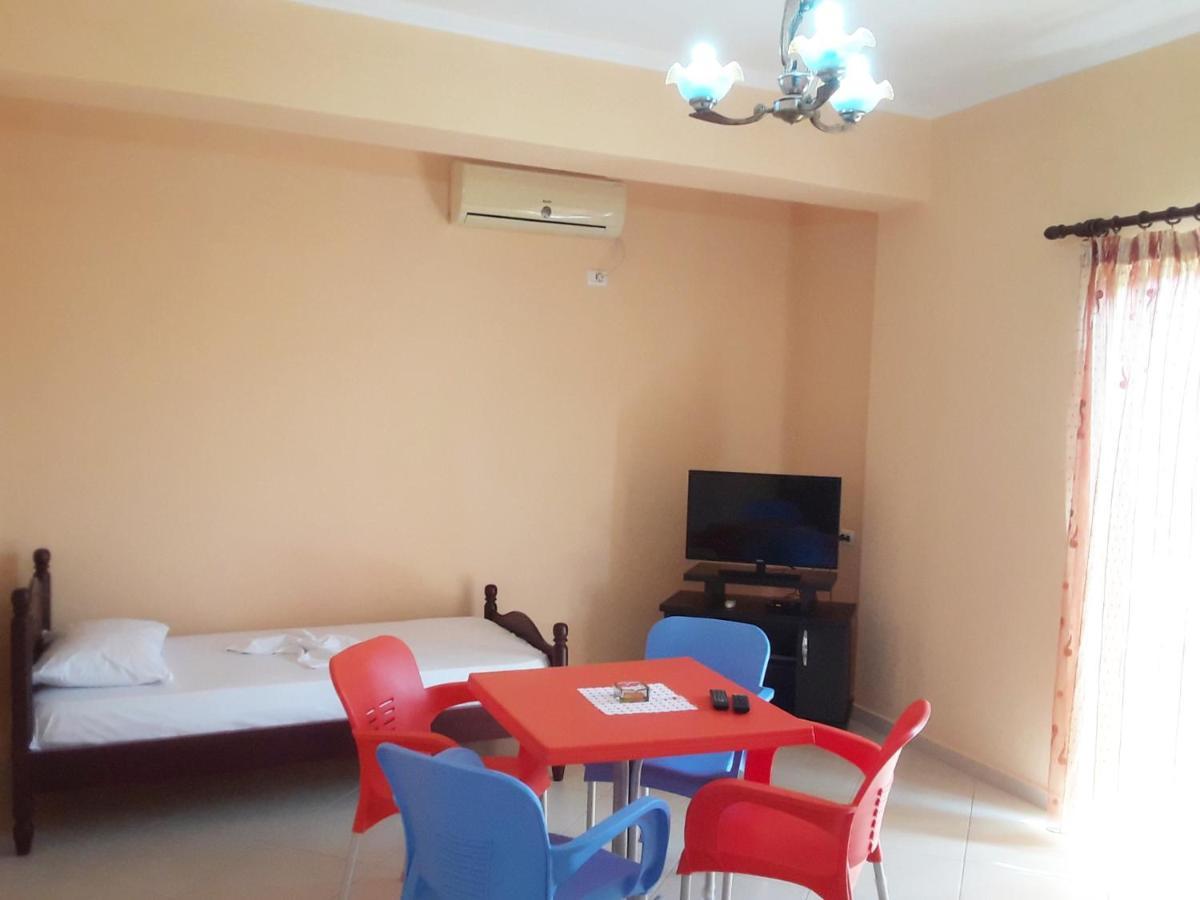 Vila Jakupi Apartamento Sarandë Exterior foto